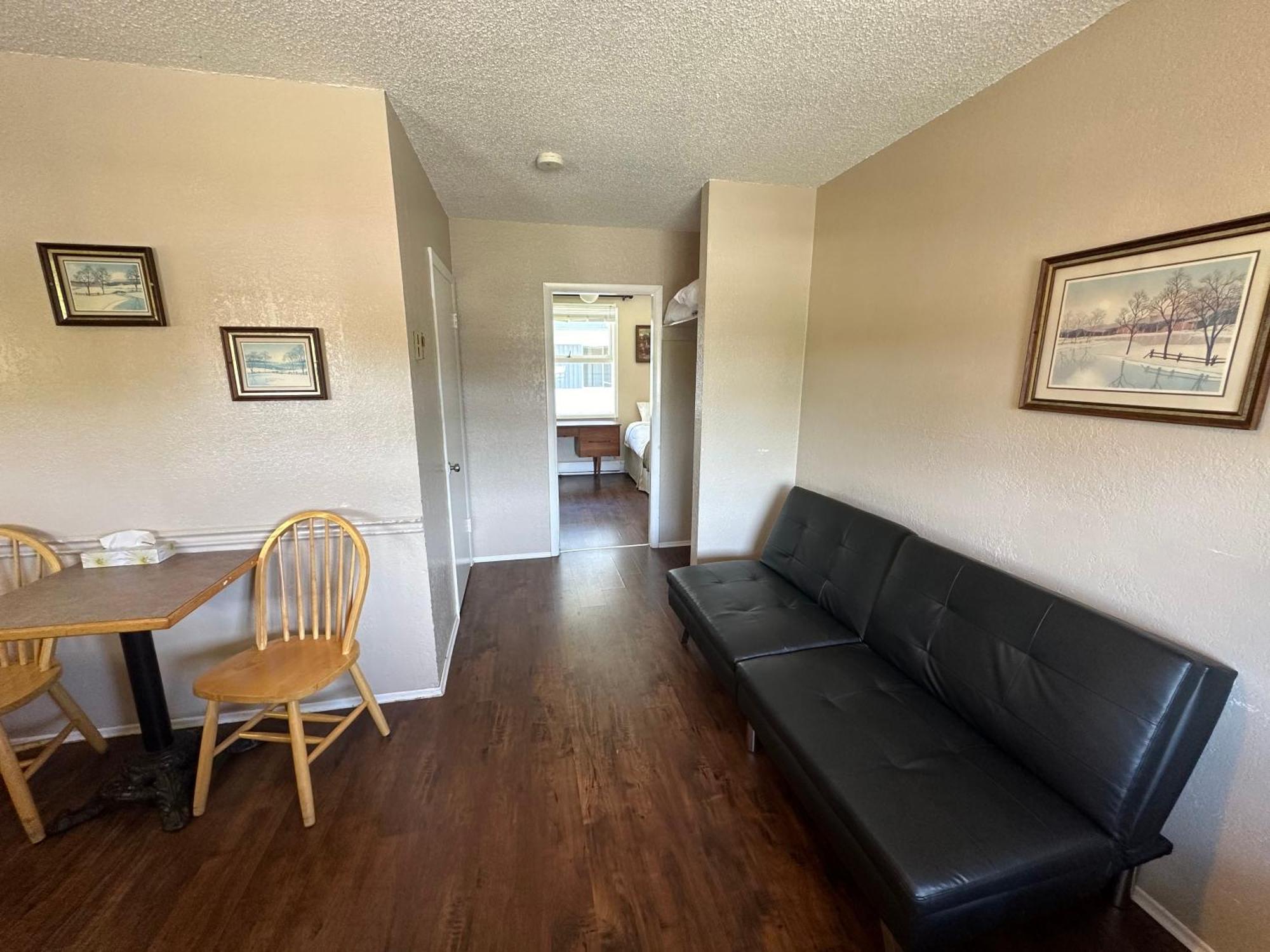 Island West Resort-motel 2*